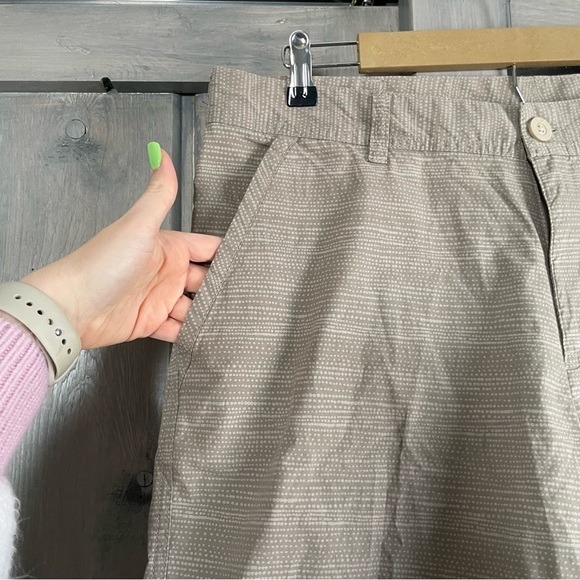 Columbia Men’s Regular Fit Shorts 36x10 beige dots - Picture 2 of 7